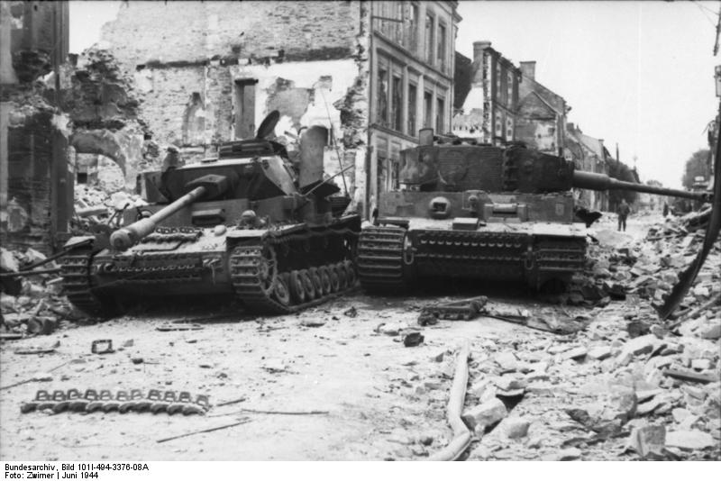 Soubor:Bundesarchiv Bild 101I-494-3376-08A, Villers-Bocage, zerstörte Panzer IV und VI.jpg