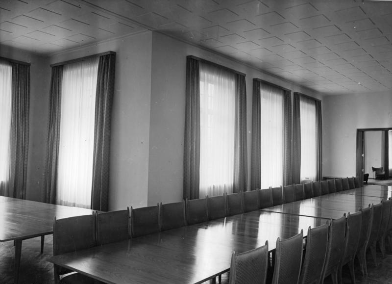 Soubor:Bundesarchiv B 145 Bild-057837, Bonn, Palais Schaumburg.jpg