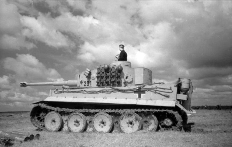 Soubor:Bundesarchiv Bild 101I-698-0038-04, Russland-Nord, Panzer VI (Tiger I).jpg