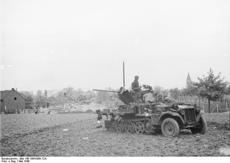 Soubor:Bundesarchiv Bild 146-1984-068-12A, Westfeldzug, Nähe Albert-Kanal, Selbstfahrlafette.jpg