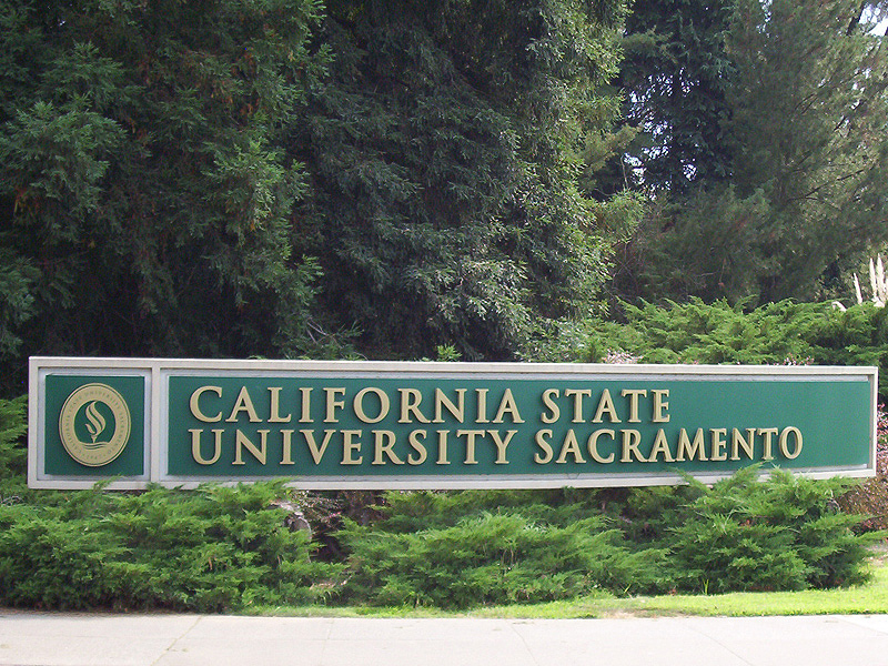 Soubor:Sac State North Entrance.jpg