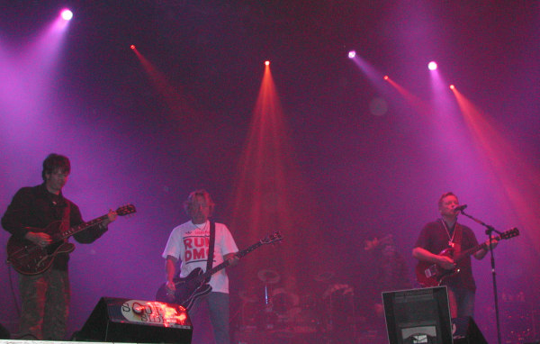 Soubor:2005-06-11 New Order live.jpg