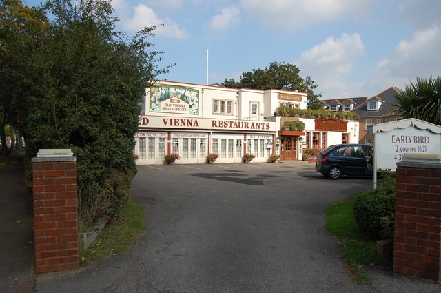 Soubor:The Old Vienna Restaurant, Eastwood - geograph.org.uk - 968885.jpg