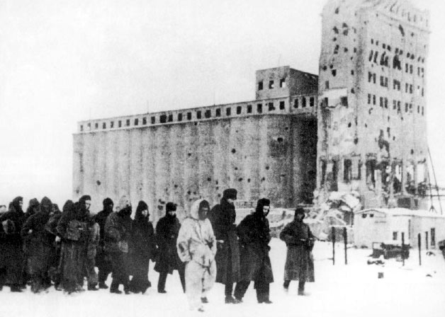 Soubor:German pows stalingrad 1943.jpg