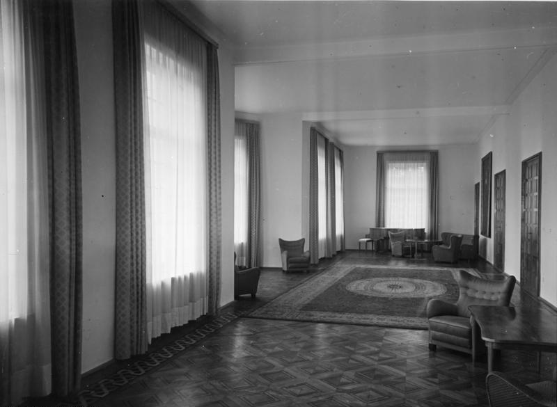 Soubor:Bundesarchiv B 145 Bild-057838, Bonn, Palais Schaumburg.jpg