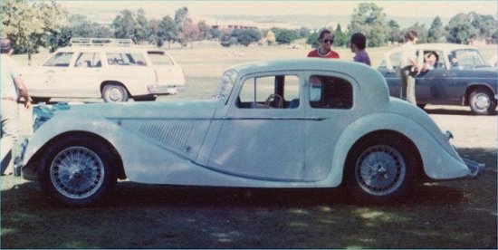 Soubor:Jaguar ss100 saloon.jpg