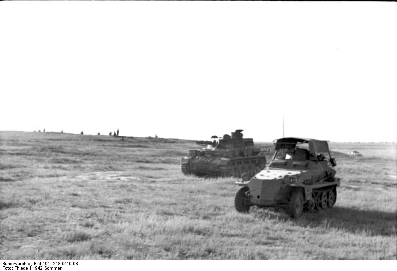 Soubor:Bundesarchiv Bild 101I-218-0510-08, Russland-Süd, Funkpanzerwagen, Panzer IV.jpg