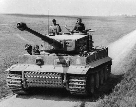 Soubor:Bundesarchiv Bild 101I-299-1805-16, Nordfrankreich, Panzer VI (Tiger I).2.jpg