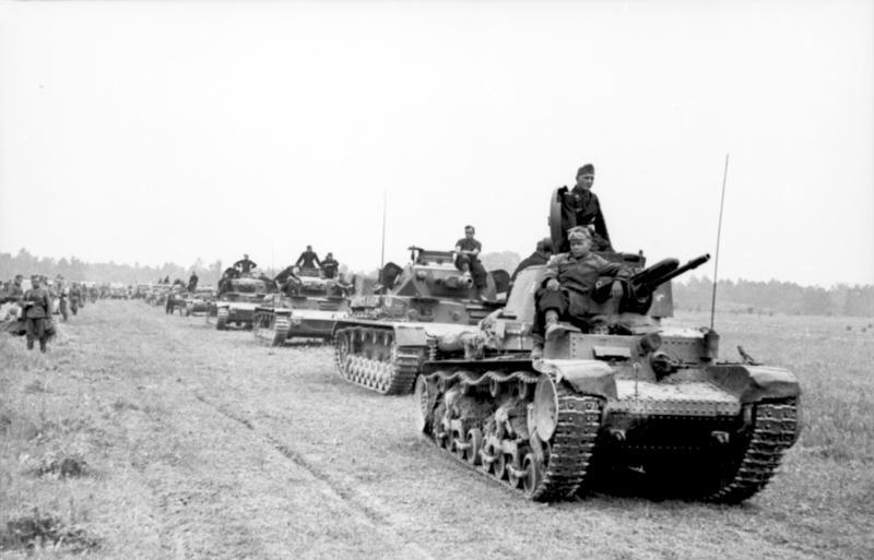 Soubor:Bundesarchiv Bild 101I-769-0236-23, Frankreich, Panzer 35t und Panzer IV.jpg