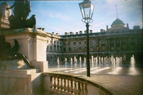 Soubor:Somerset House London - geograph.org.uk - 1059551.jpg