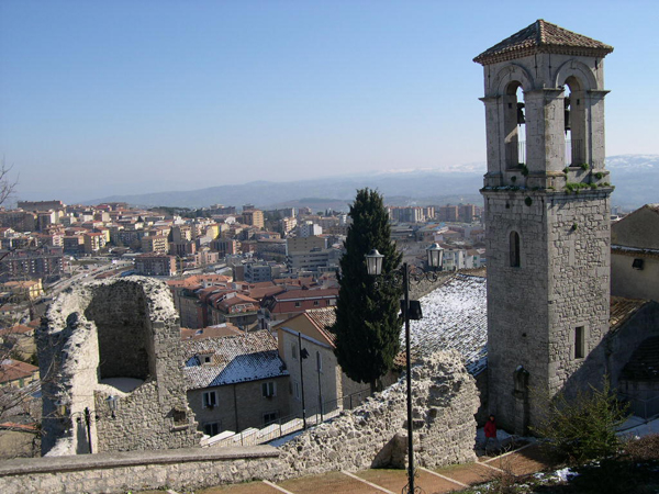 Soubor:Campobasso Campanile S. Bartolomeo.jpg