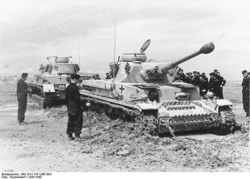 Soubor:Bundesarchiv Bild 101I-175-1268-20A, Griechenland, Panzer IV.jpg