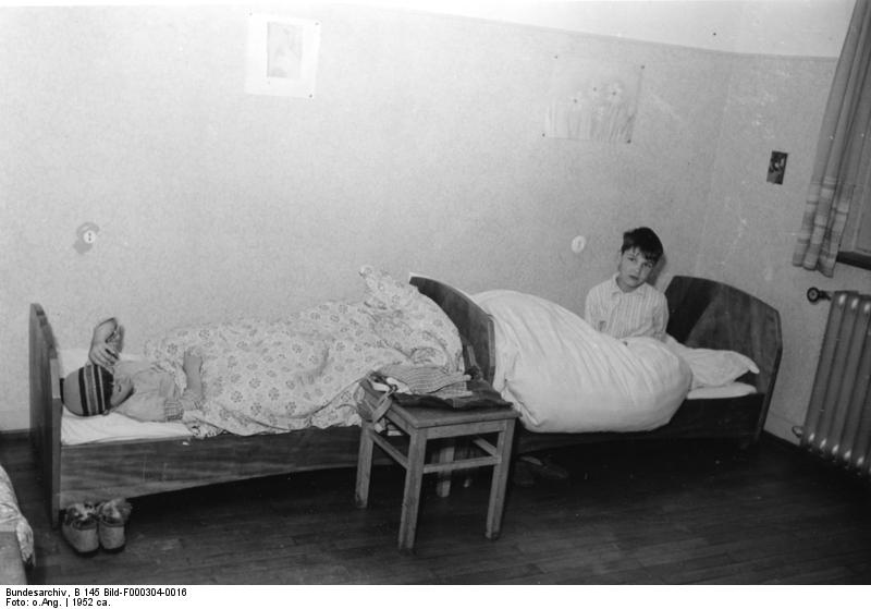 Soubor:Bundesarchiv B 145 Bild-F000304-0016, Freudenstadt, Waisenhaus.jpg