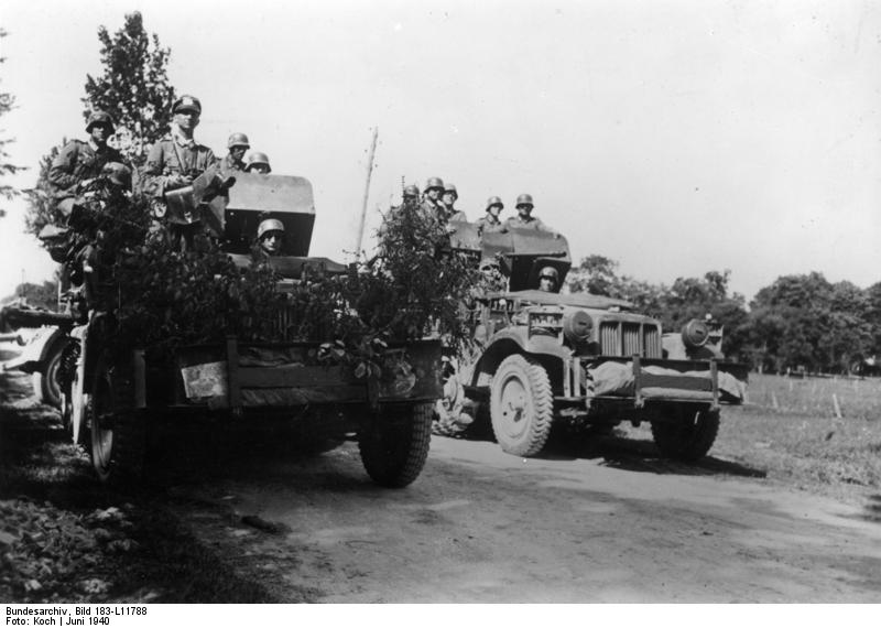 Soubor:Bundesarchiv Bild 183-L11788, Frankreich, leichte Flak auf Fahrzeuge.jpg