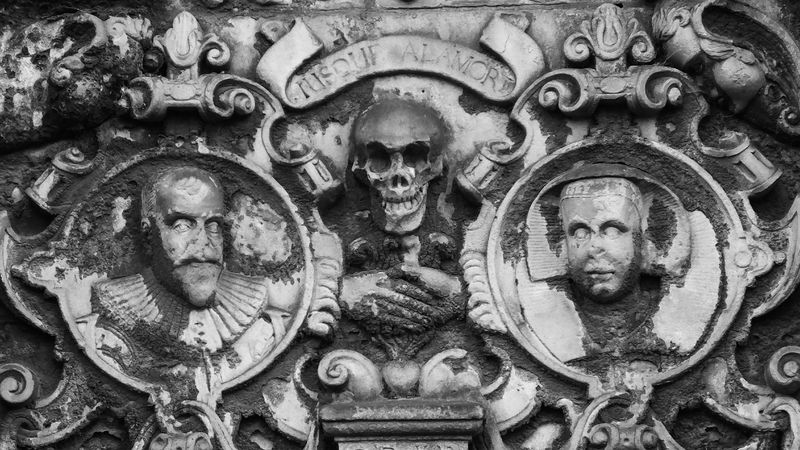 Soubor:Memento Mori 05-Flickr.jpg