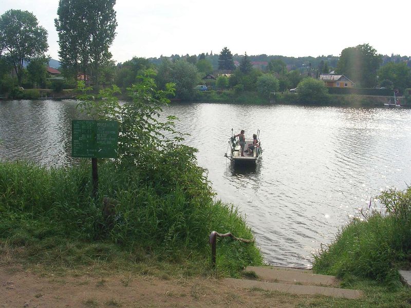 Soubor:Přívoz Kazín 2.jpg