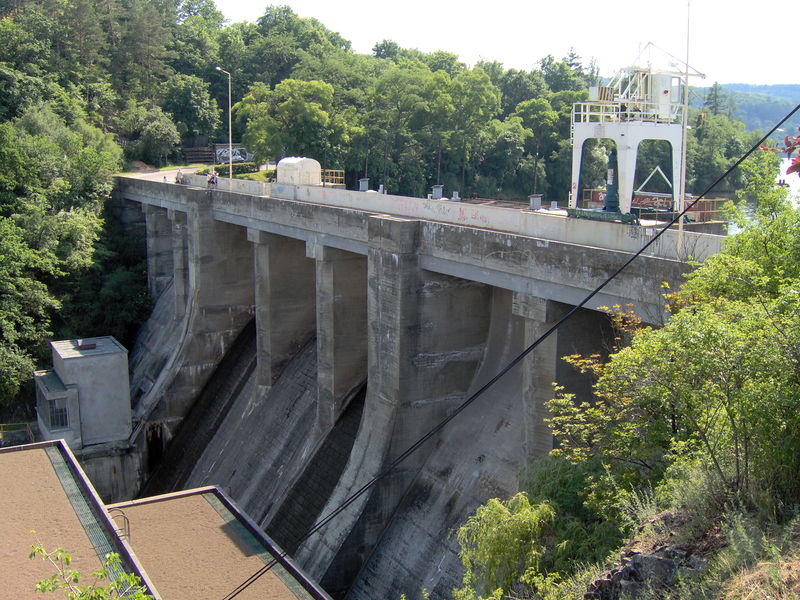 Soubor:Hraz Brněnské přehrady.jpg