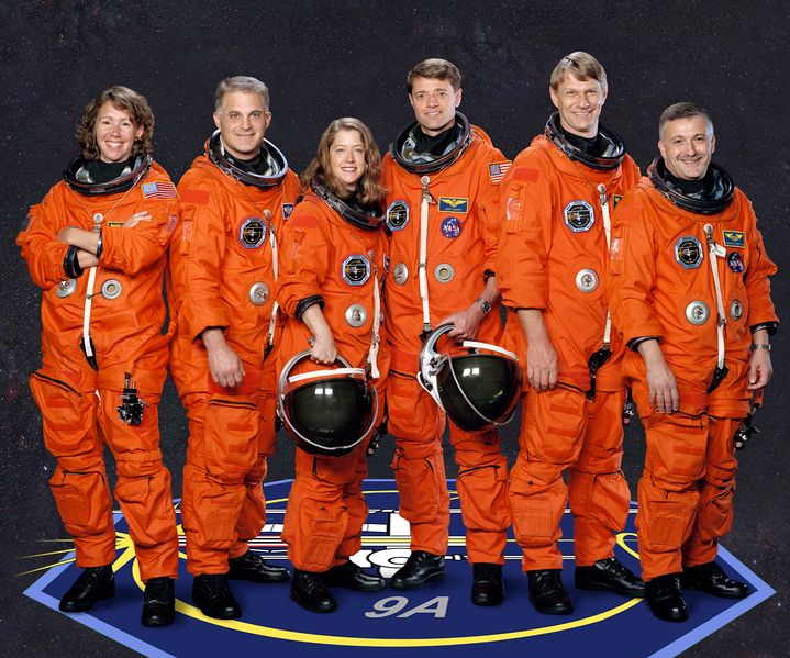 Soubor:STS-112 crew.jpg