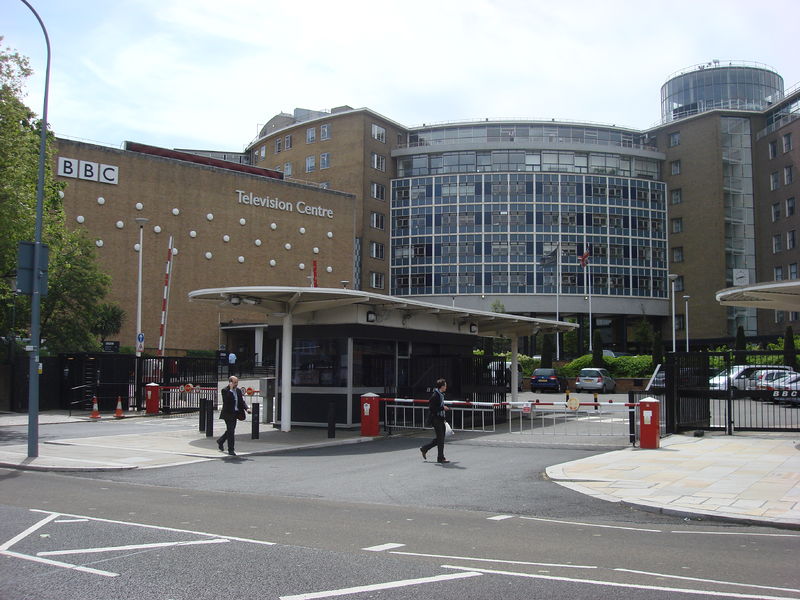Soubor:BBC TV Centre.jpg