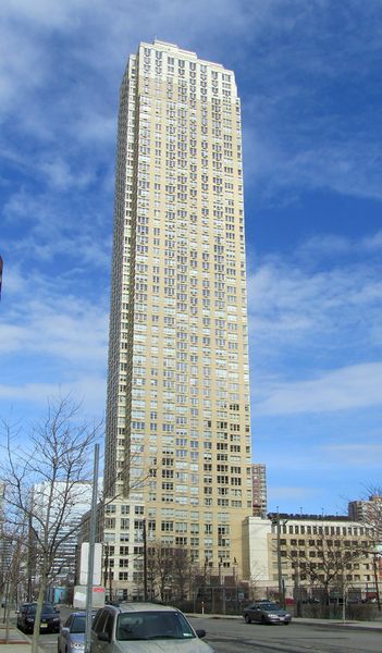 Soubor:SS 03172011 Trump Plaza.JPG