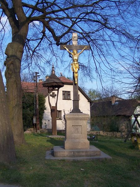 Soubor:Babice, kříž (okres Praha-východ).jpg