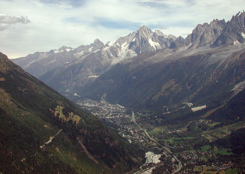 Soubor:ValleeChamonix.jpg